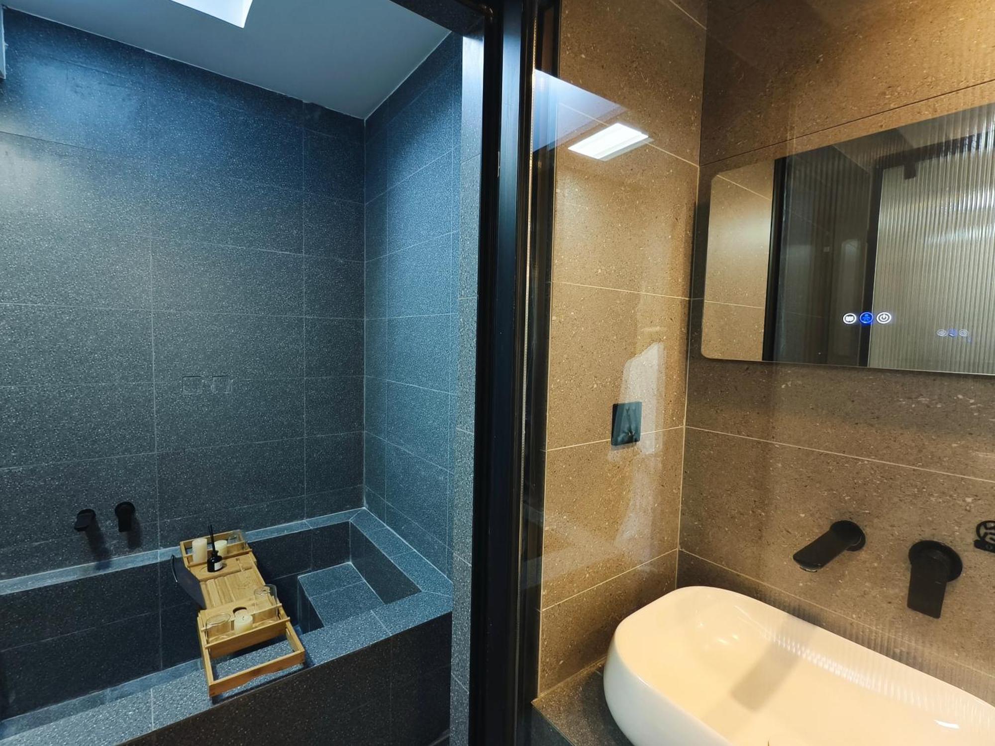Beijing Hills & Hutong City Retreat Near Forbidden City & Line 4 Multi-Room Options ภายนอก รูปภาพ